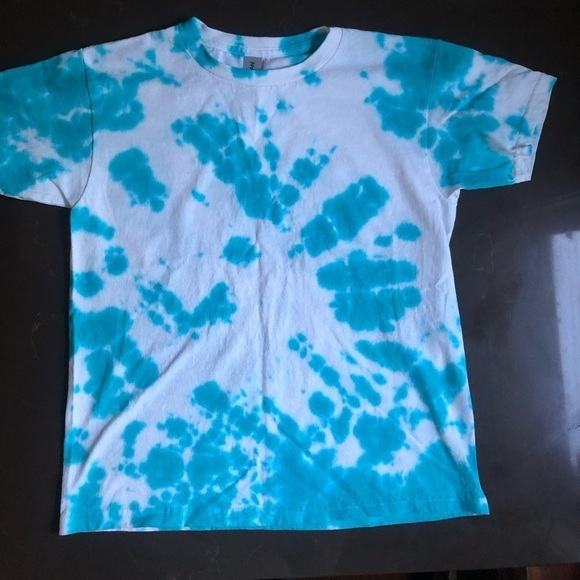 ⭐️FUNDRAISER ALERT⭐️ Tie Dye t-shirt kids sz S - Picture 2 of 5